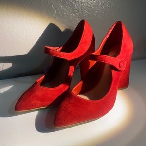 Gianni Bini Suede Red strap heels 👠